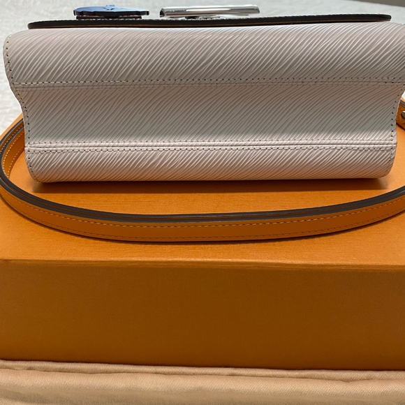 Louis Vuitton Twist MM - M56132 - Picture 6 of 13